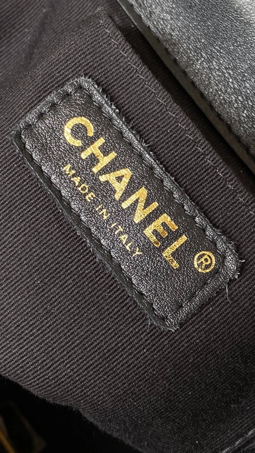 샤넬 원 포켓 듀마 백팩 미디움 카프스킨 블랙