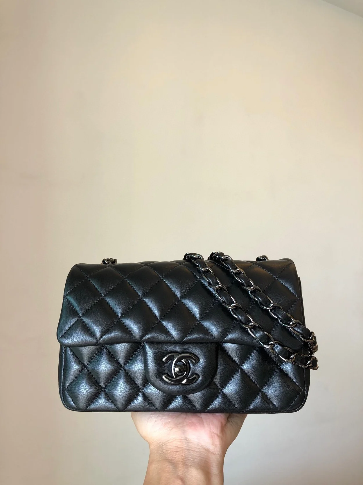 샤넬 클래식 미니 램스킨 블랙