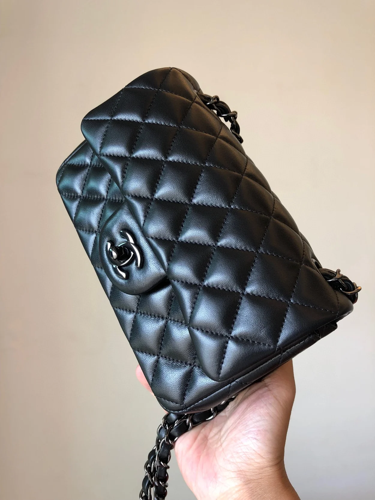 샤넬 클래식 미니 램스킨 블랙