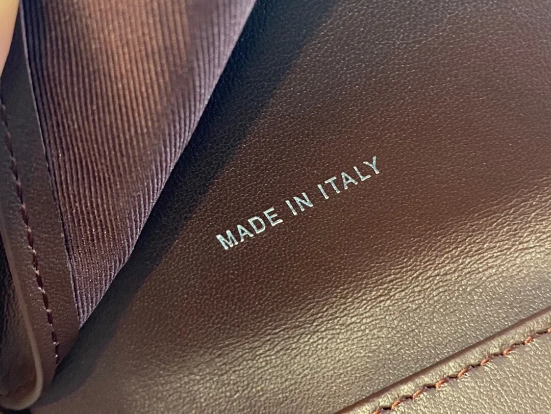 샤넬 클래식 스몰 플랩 지갑 실버