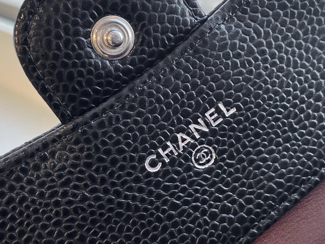 샤넬 클래식 스몰 플랩 지갑 실버