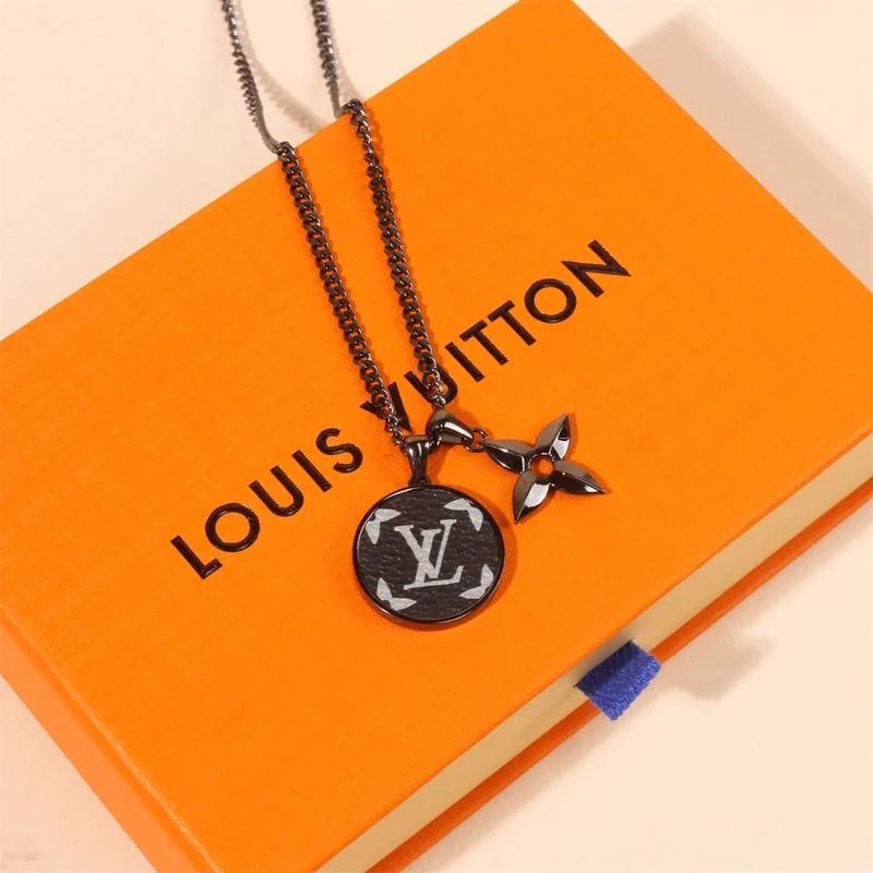 루이비통 모노그램 이클립스 펜던트 목걸이