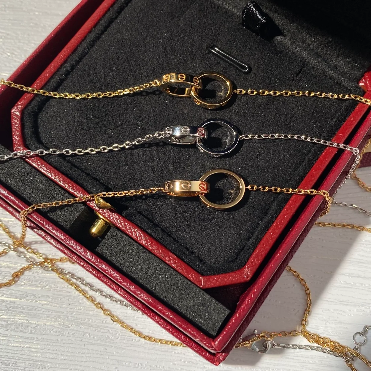 까르띠에 러브 옐로우 골드 다이아몬드 목걸이 B7212400