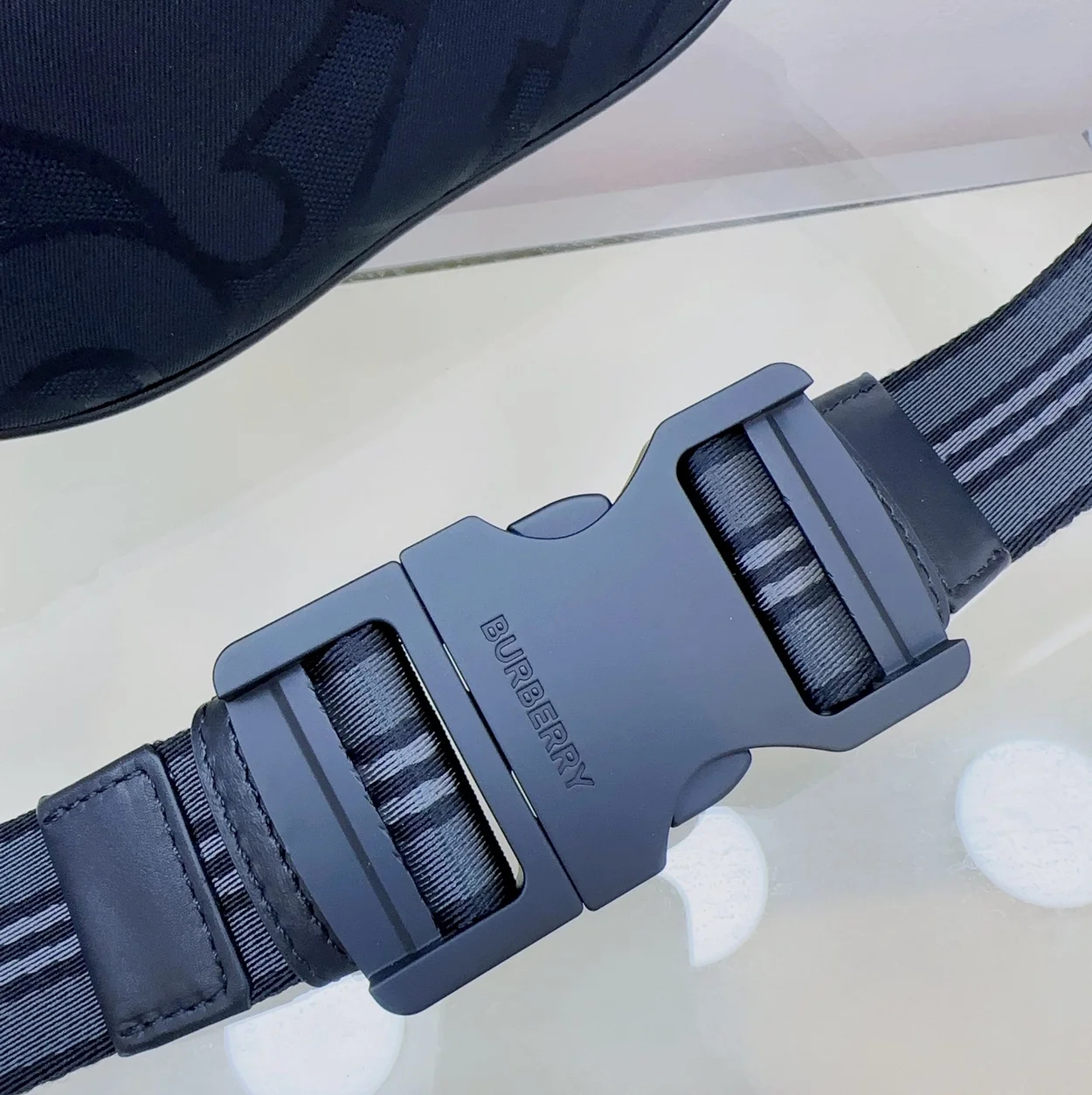 버버리 모노그램 sonny 범백