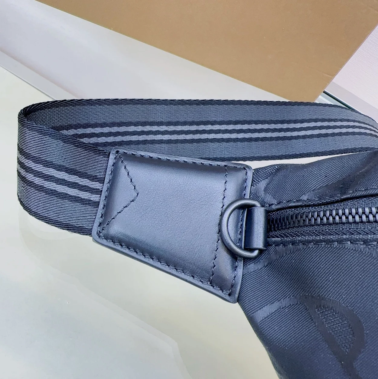 버버리 모노그램 sonny 범백