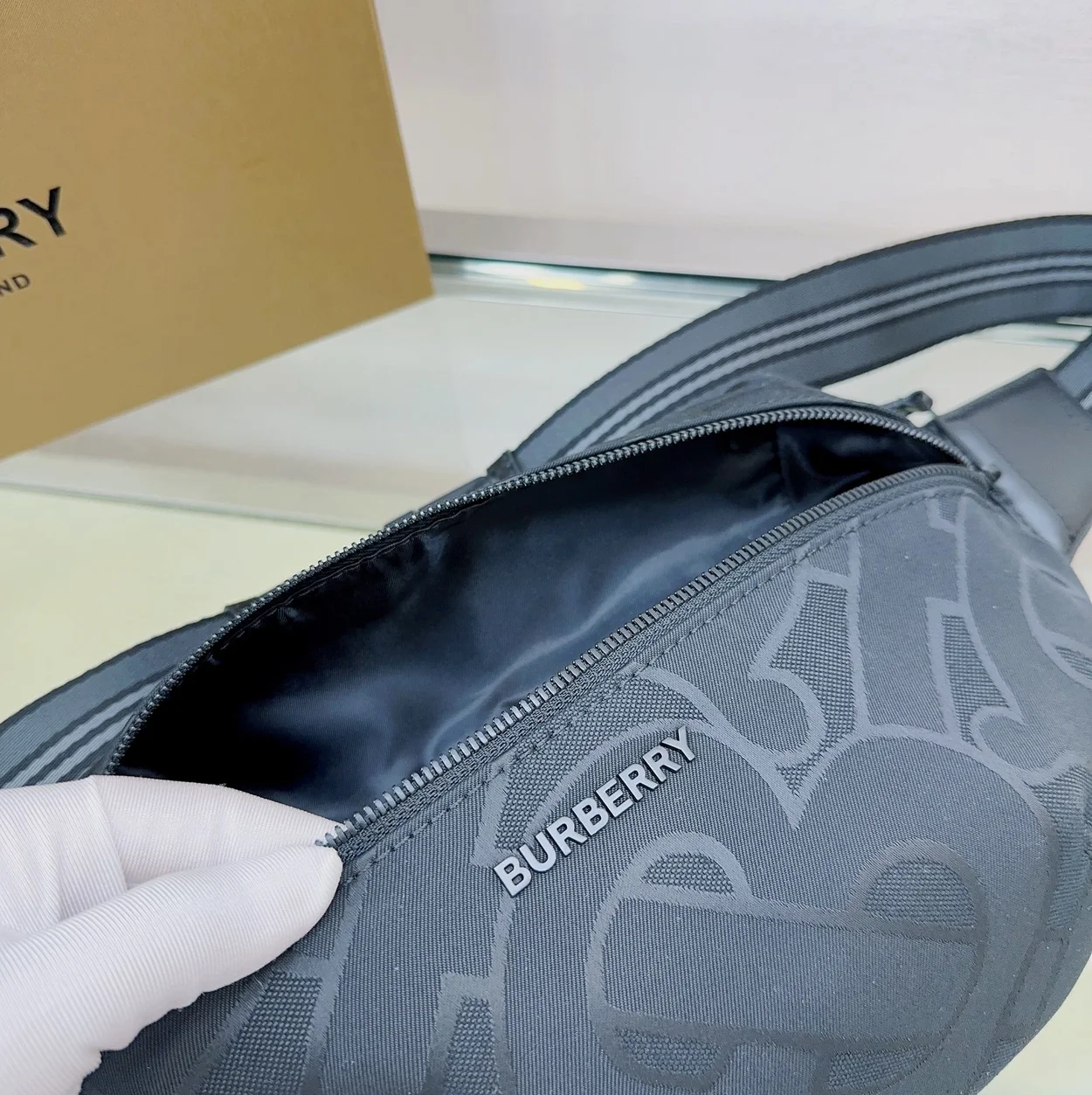 버버리 모노그램 sonny 범백