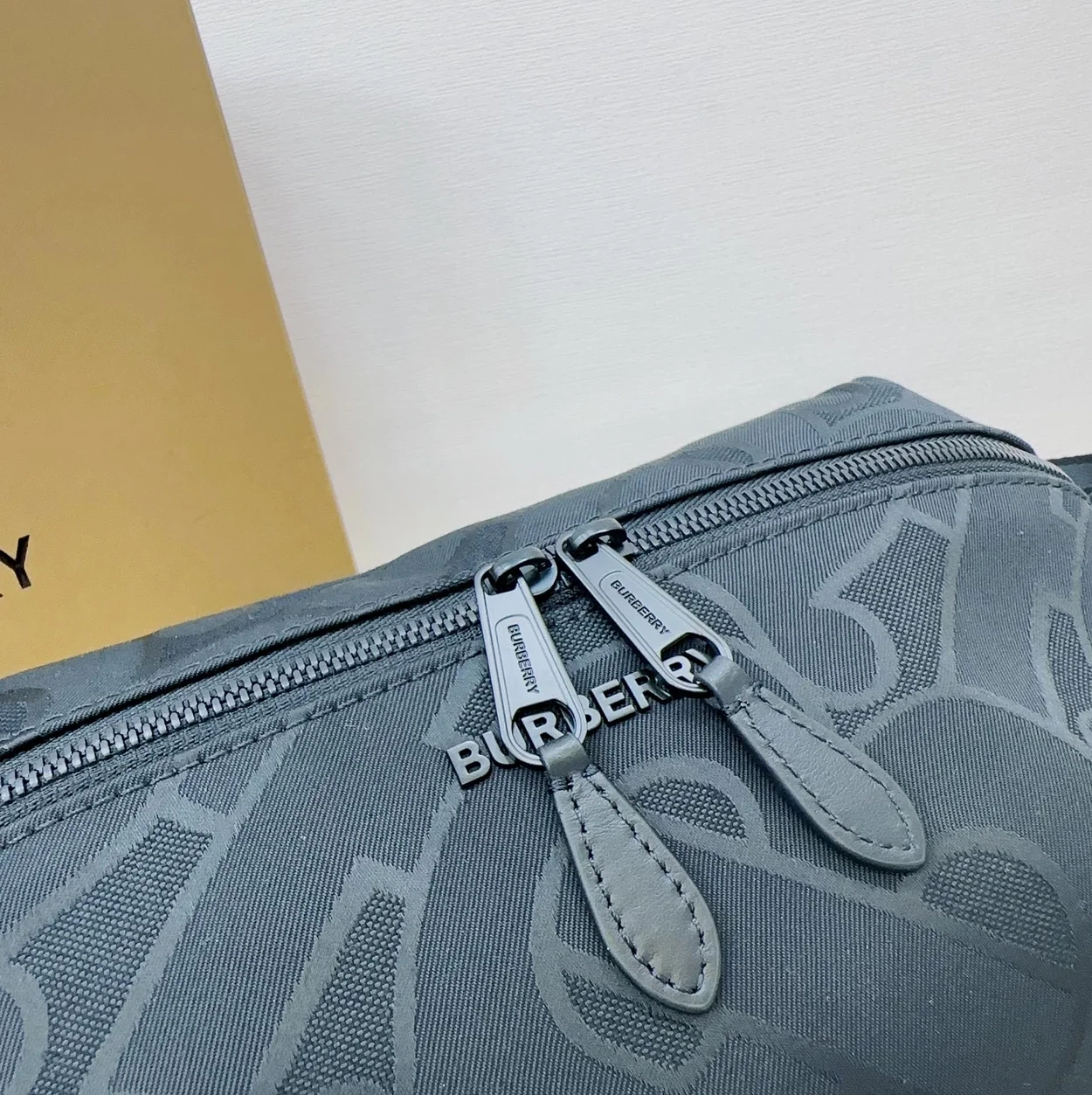 버버리 모노그램 sonny 범백