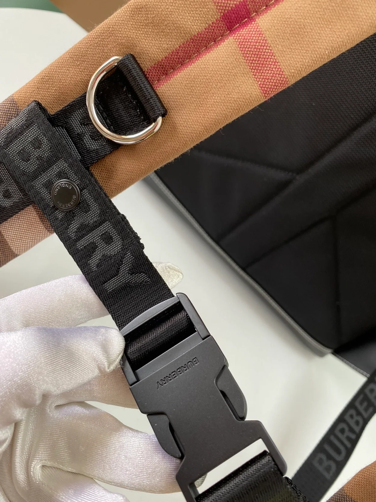 버버리 라지 체크 캔버스 백팩