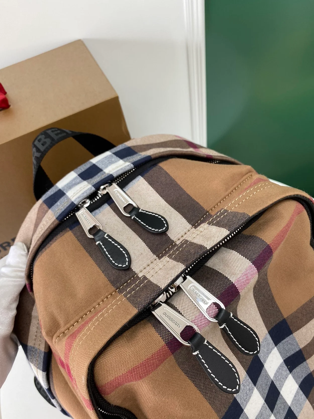 버버리 라지 체크 캔버스 백팩