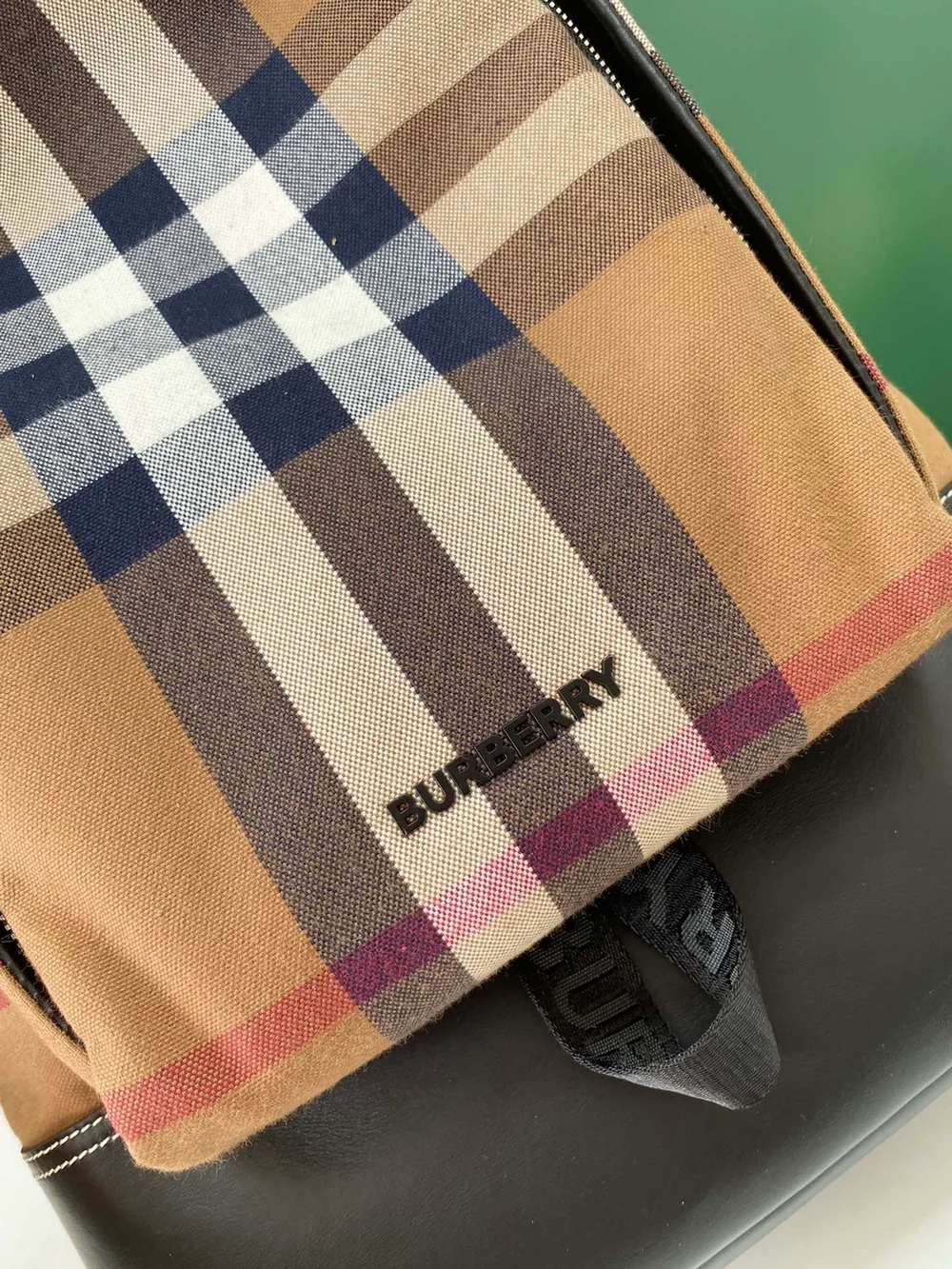 버버리 라지 체크 캔버스 백팩
