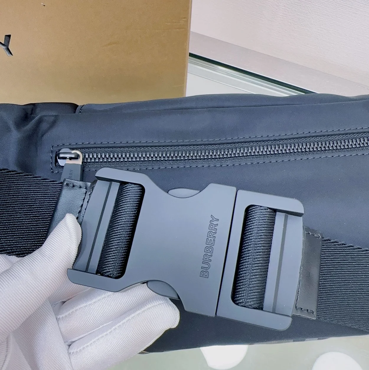 버버리 소니 미디엄 빈티지 체크 벨트백