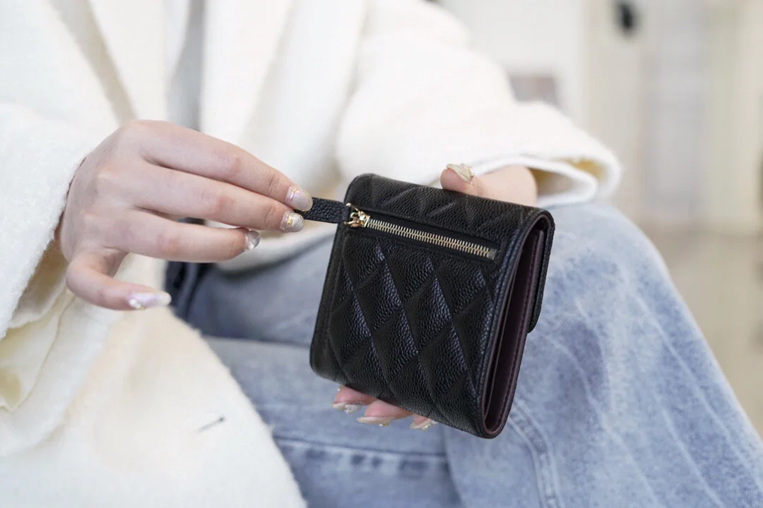 샤넬 클래식 스몰 플랩 지갑 골드