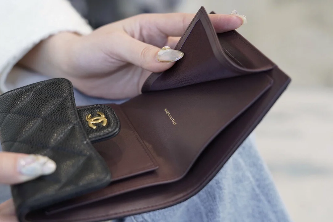 샤넬 클래식 스몰 플랩 지갑 골드