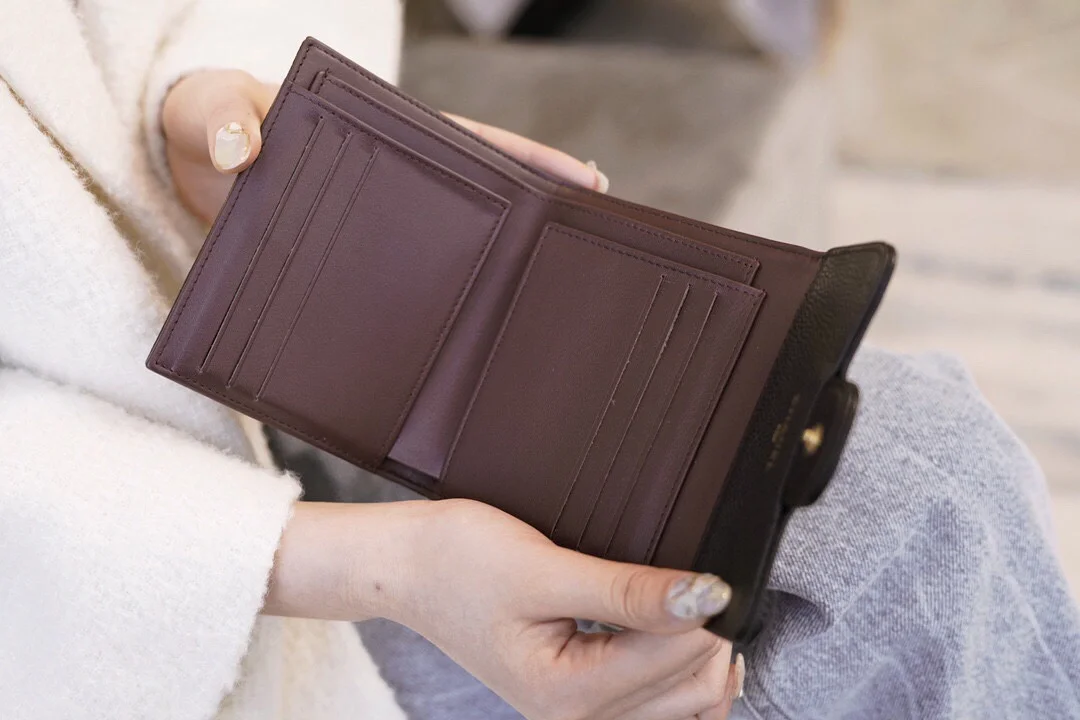 샤넬 클래식 스몰 플랩 지갑 골드