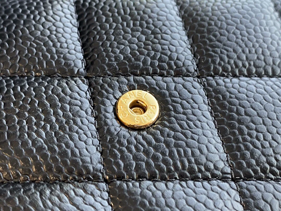 샤넬 클래식 스몰 플랩 지갑 골드