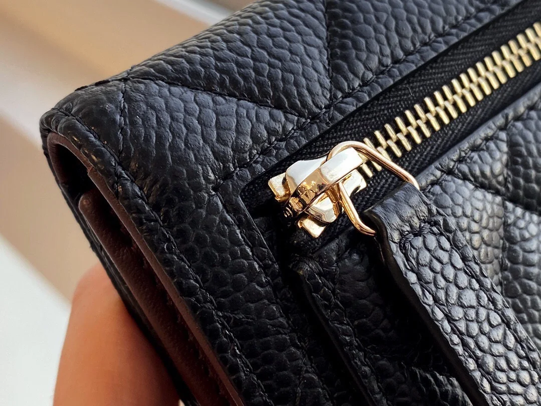 샤넬 클래식 스몰 플랩 지갑 골드