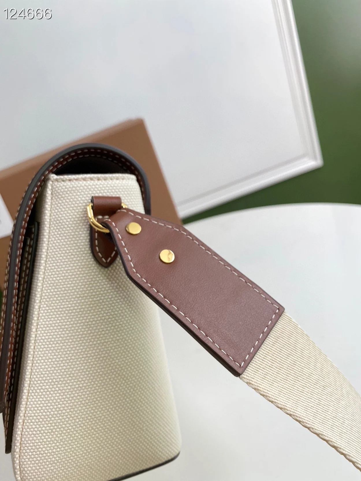 버버리 호스페리 캔버스 숄더백