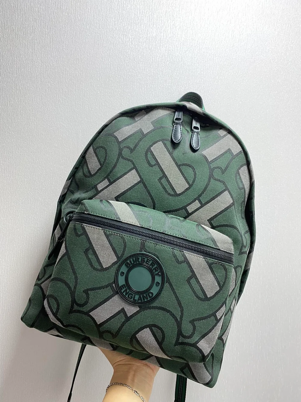 버버리 모노그램 리사이클 백팩