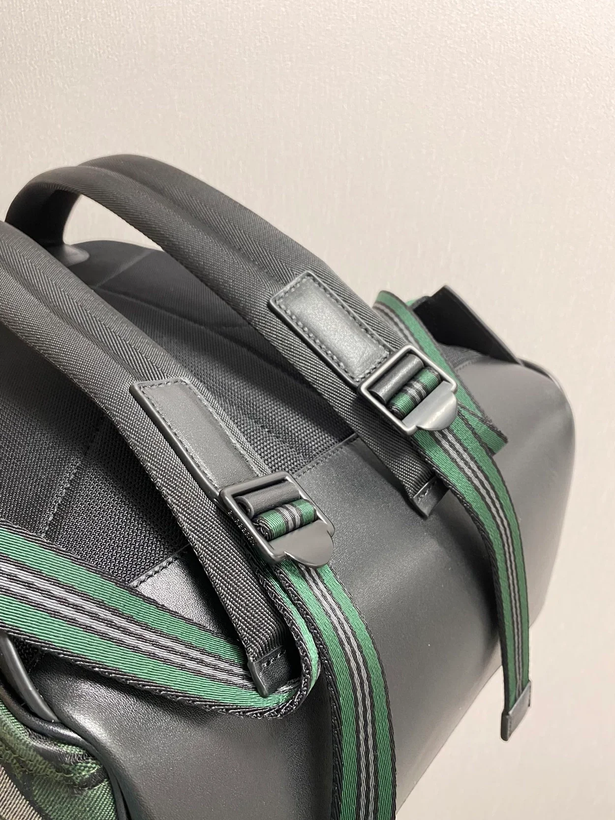 버버리 모노그램 리사이클 백팩