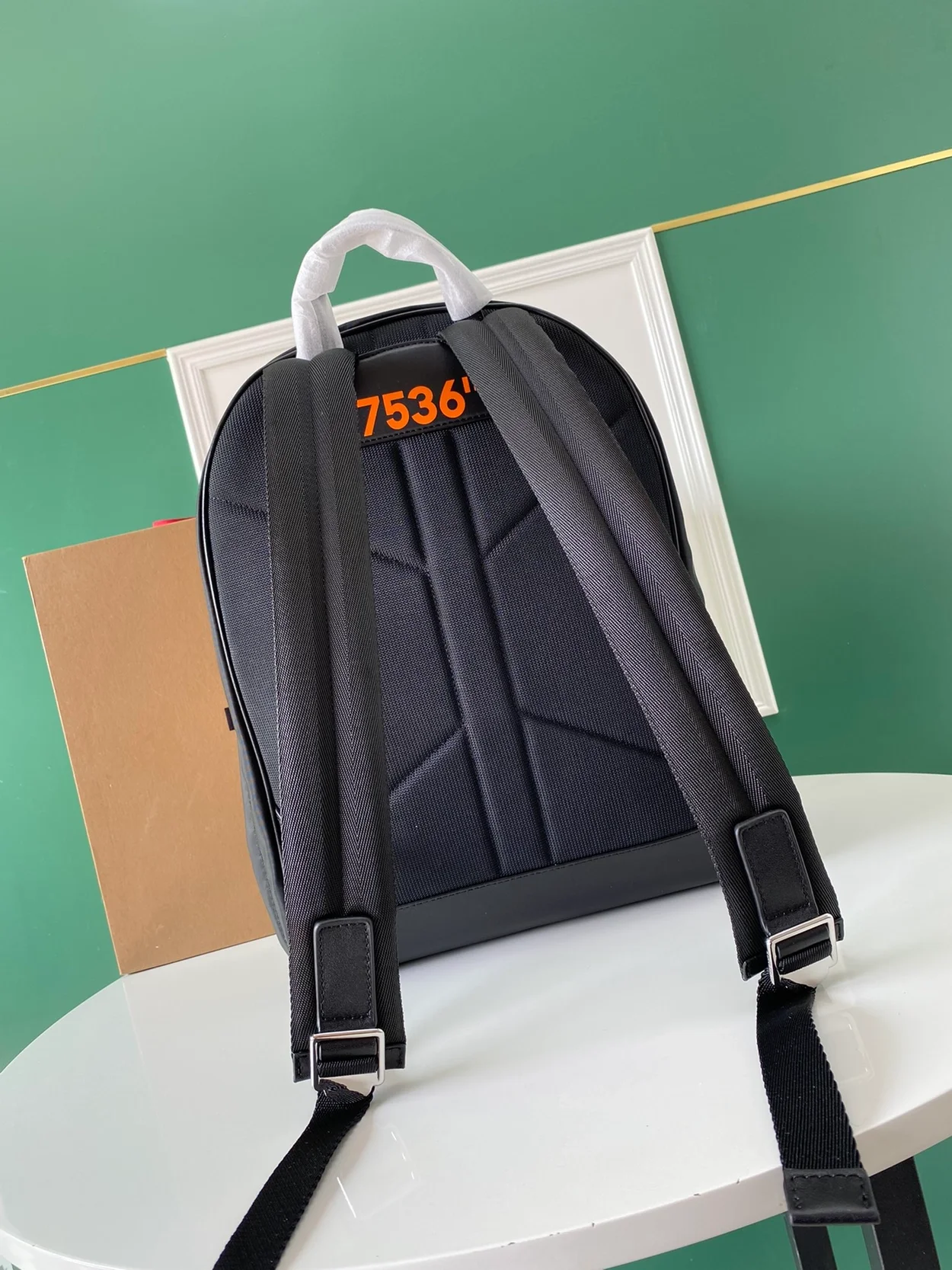 버버리 디네이트 남성 백팩 오렌지