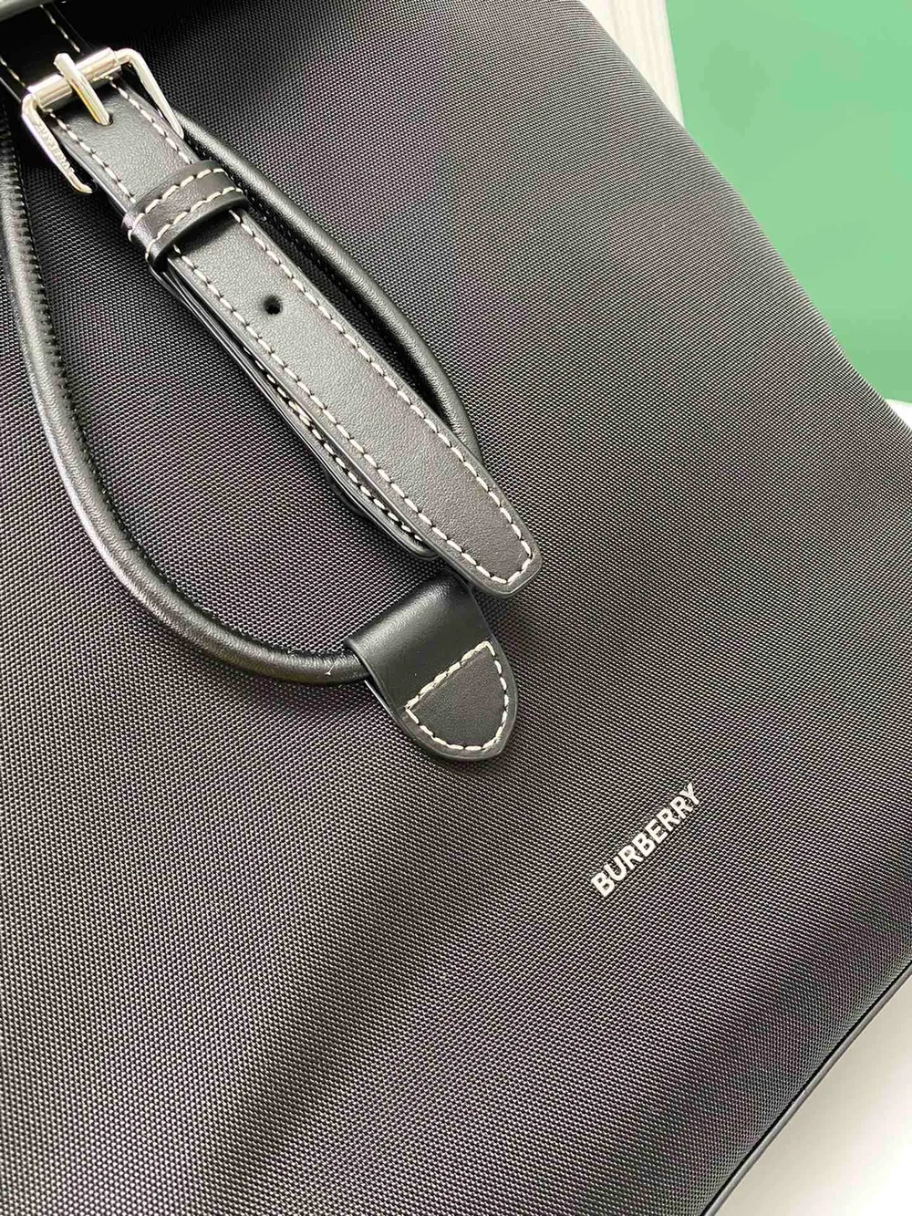 버버리 나일론 앤 레더 포켓 백팩