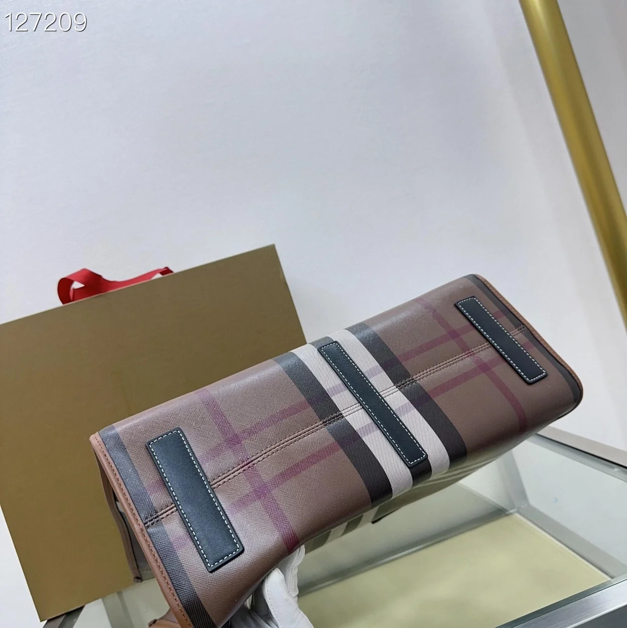 버버리 다크 버치 브라운 미디엄 토트백