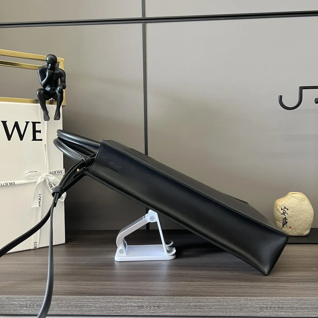 로에베 스탠다드 A4 토트 백 블랙