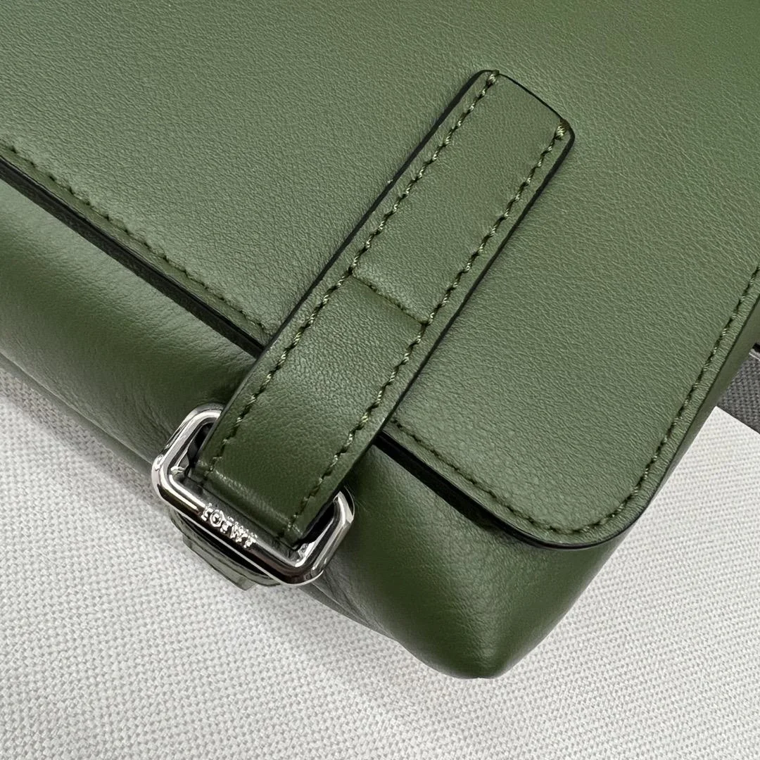 로에베 자카드 XS 밀리터리 메신저 백 그린