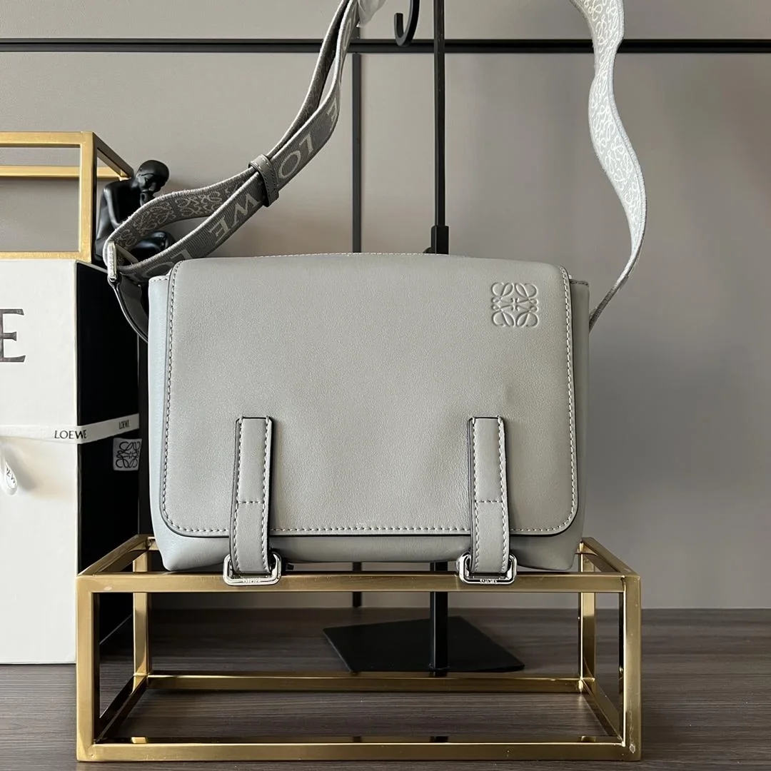 로에베 자카드 XS 밀리터리 메신저 백 그레이