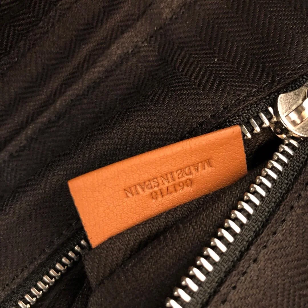 로에베 소프트 카프스킨 고야 백팩 브라운