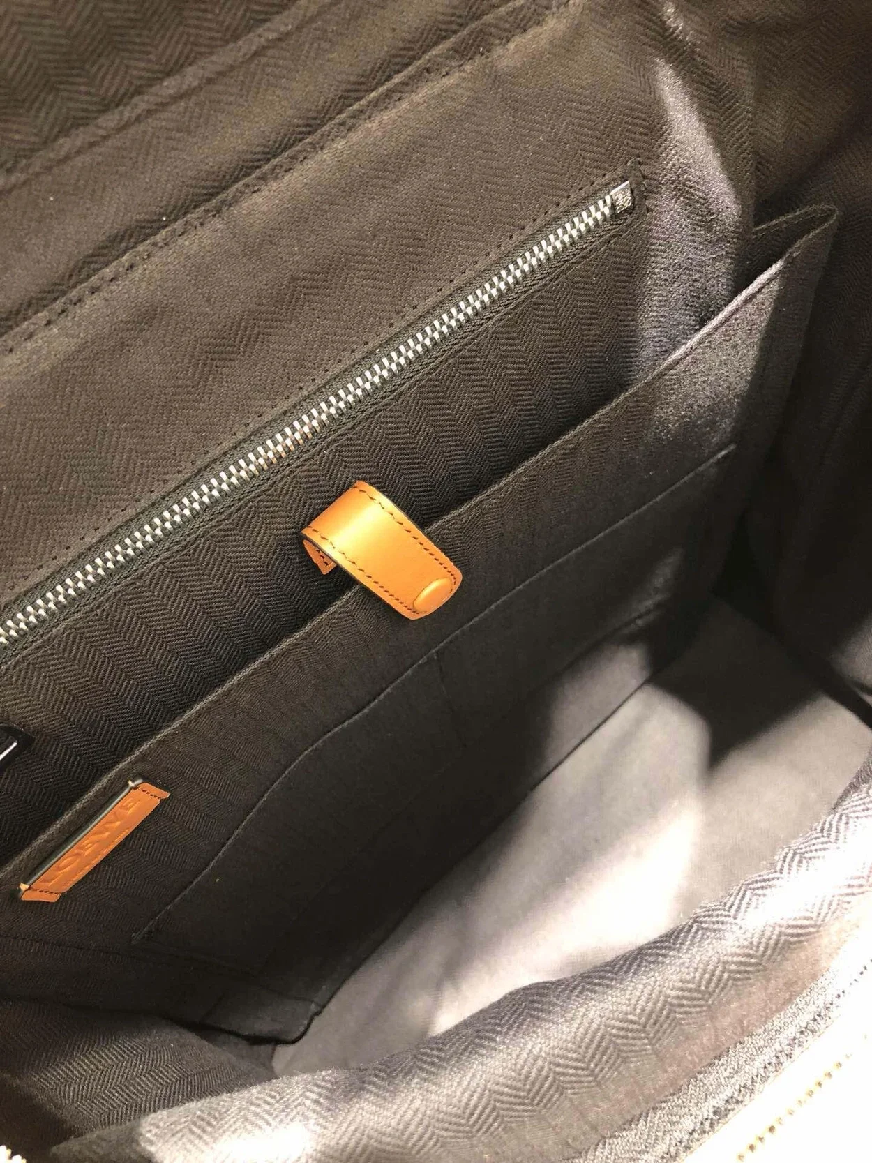 로에베 소프트 카프스킨 고야 백팩 브라운