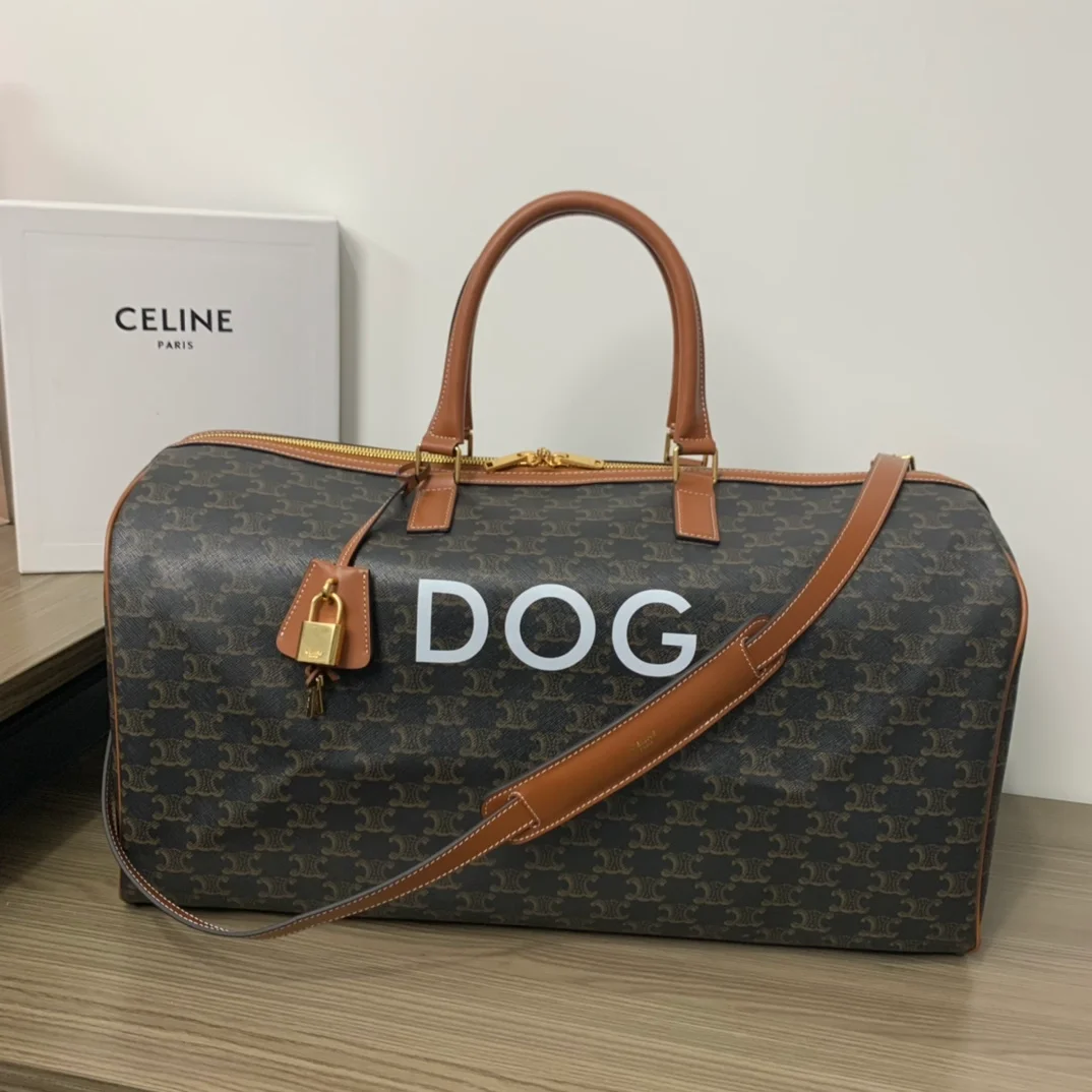 셀린느 DOG 로고 트리옹프 트래블백