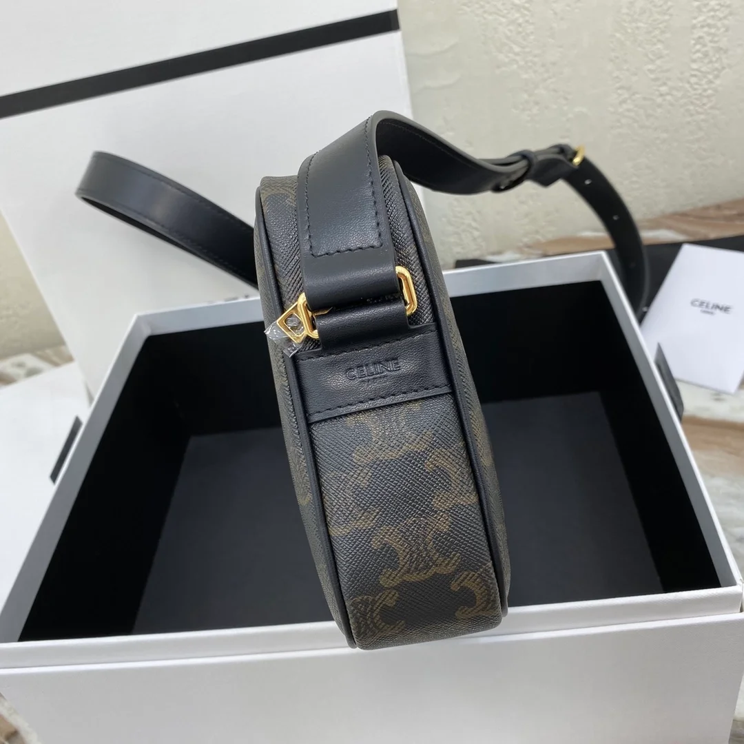 셀린느 미디엄 트리옹프 캔버스 메신저 백