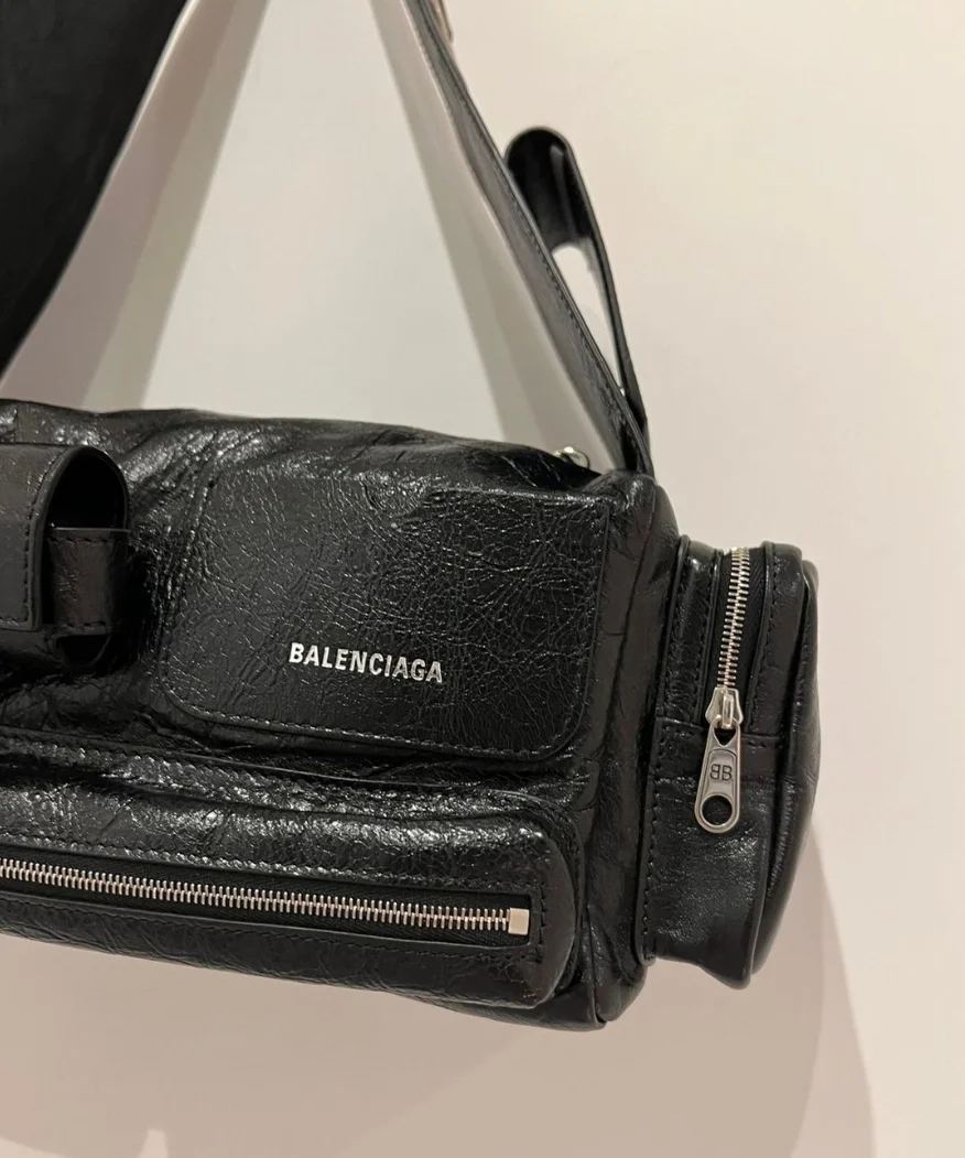 발렌시아가 슈퍼비지 XS 슬링백