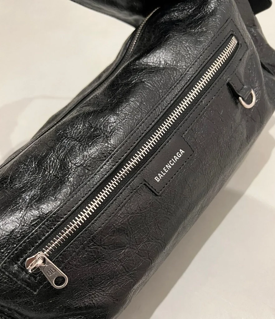 발렌시아가 슈퍼비지 XS 슬링백