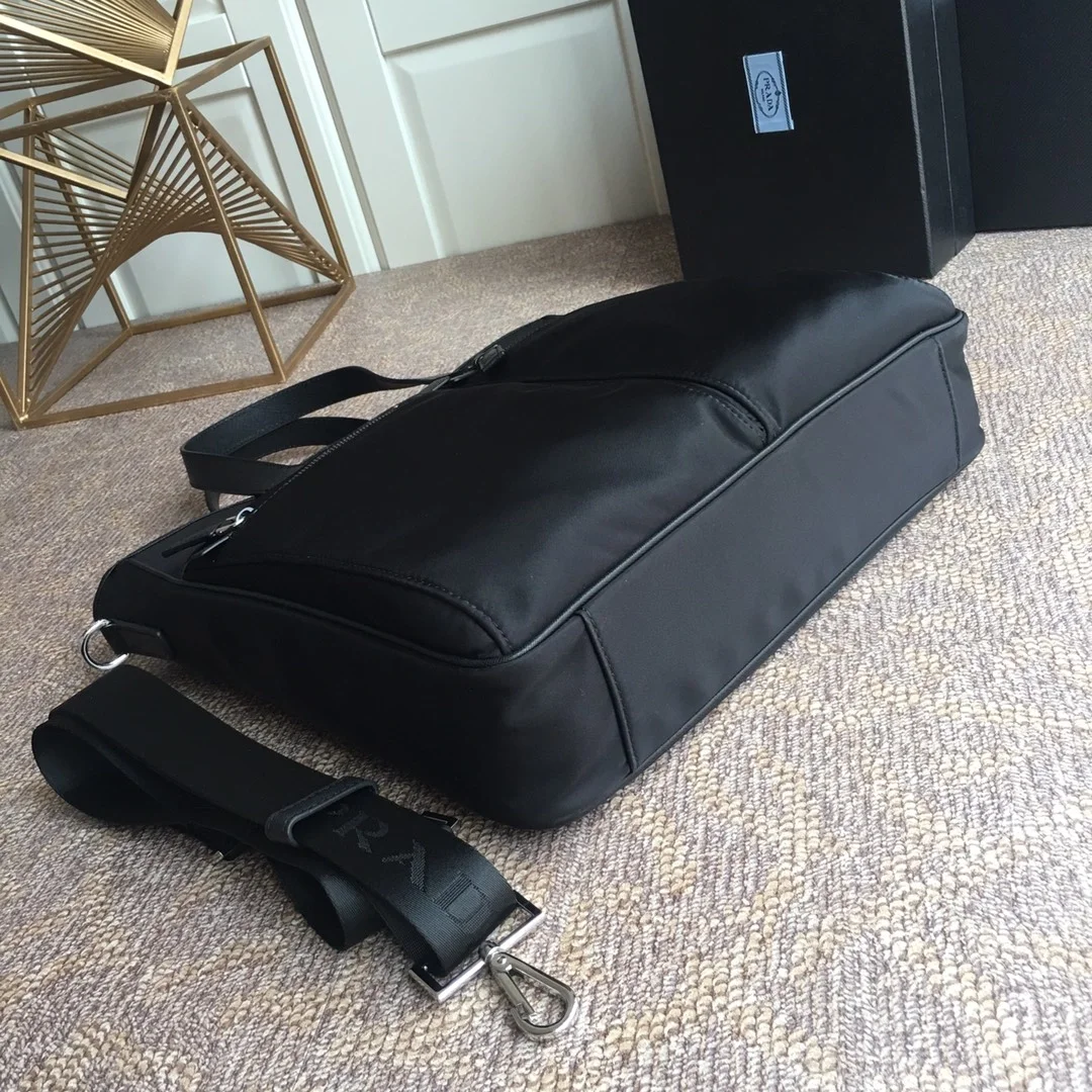 프라다 리나일론 사피아노 클래식 토트백