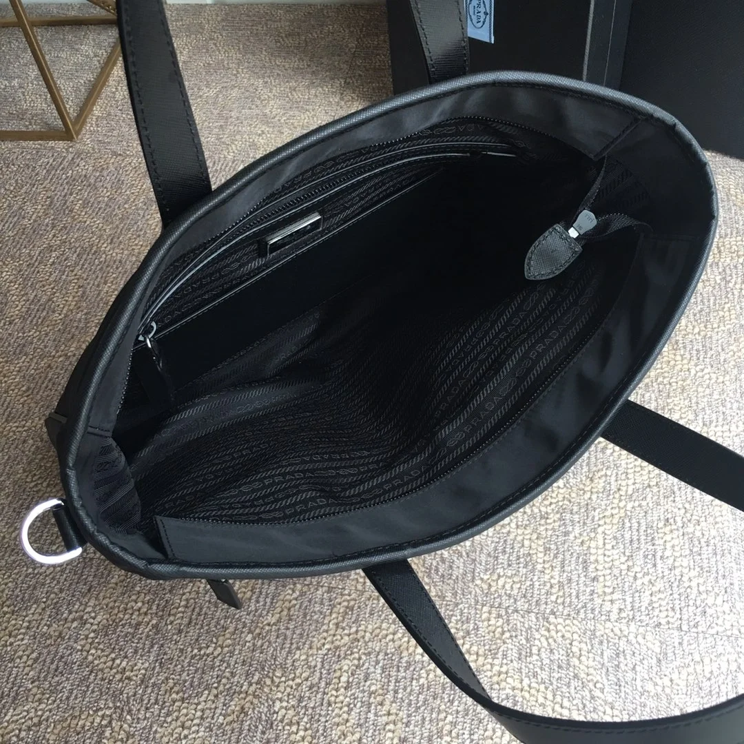 프라다 리나일론 사피아노 클래식 토트백