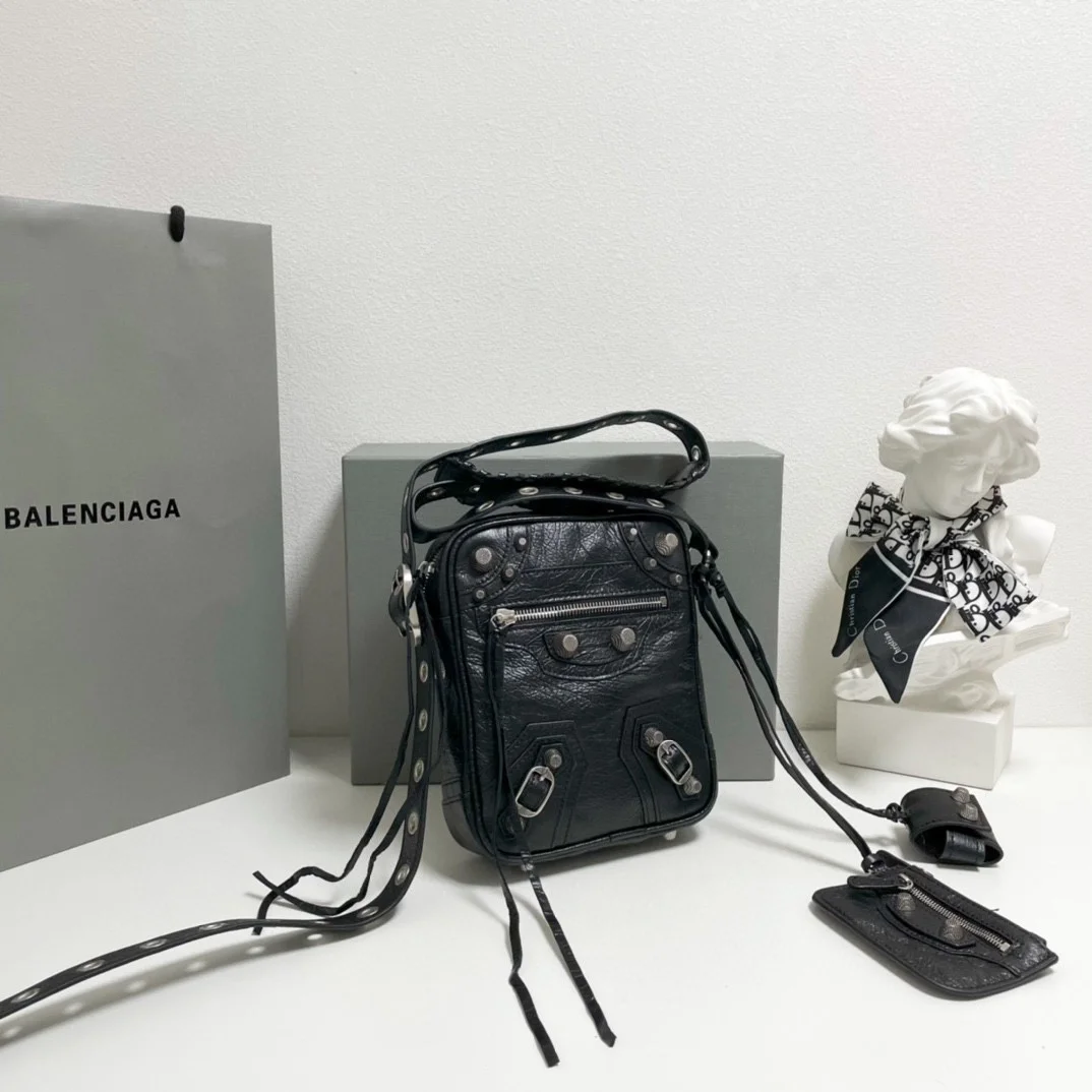 발렌시아가 블랙 르 카골 메신저백