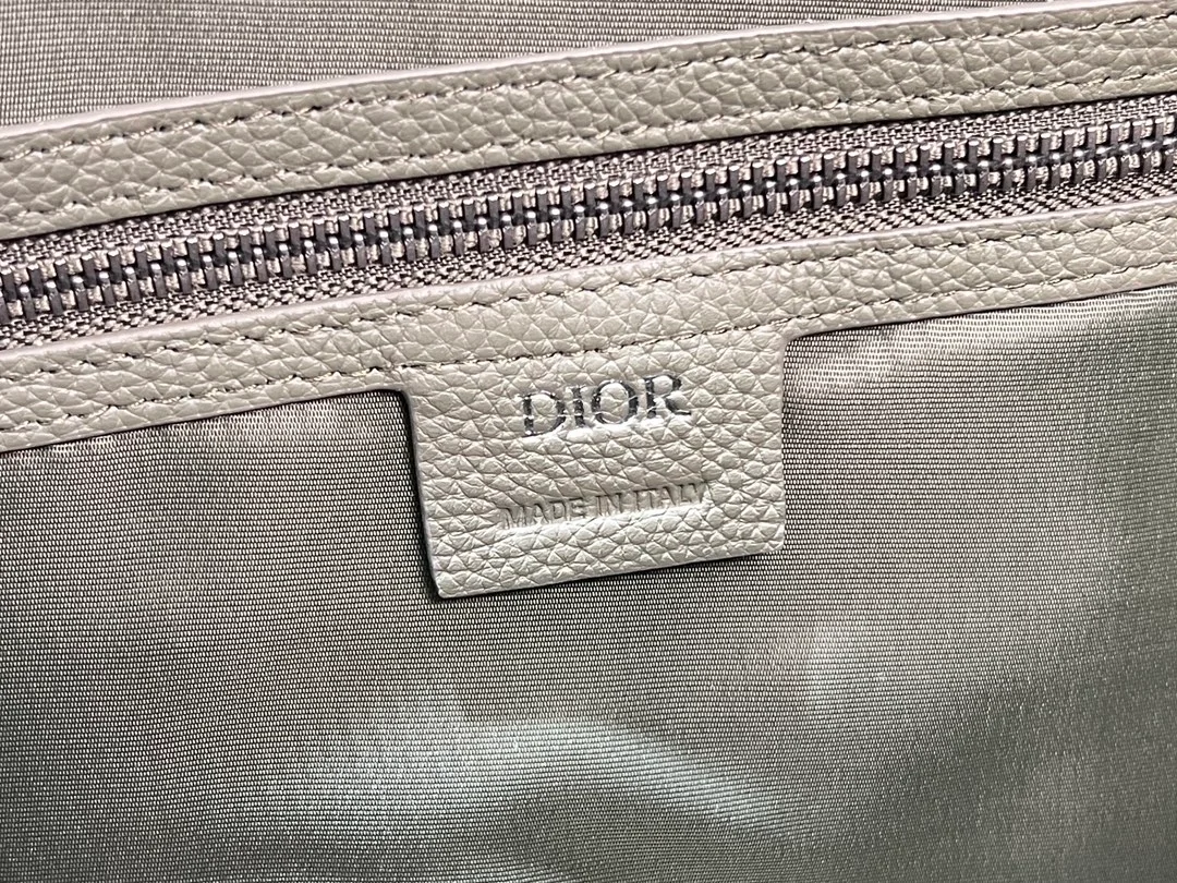 디올 위켄더 40 백 카키 그래피티