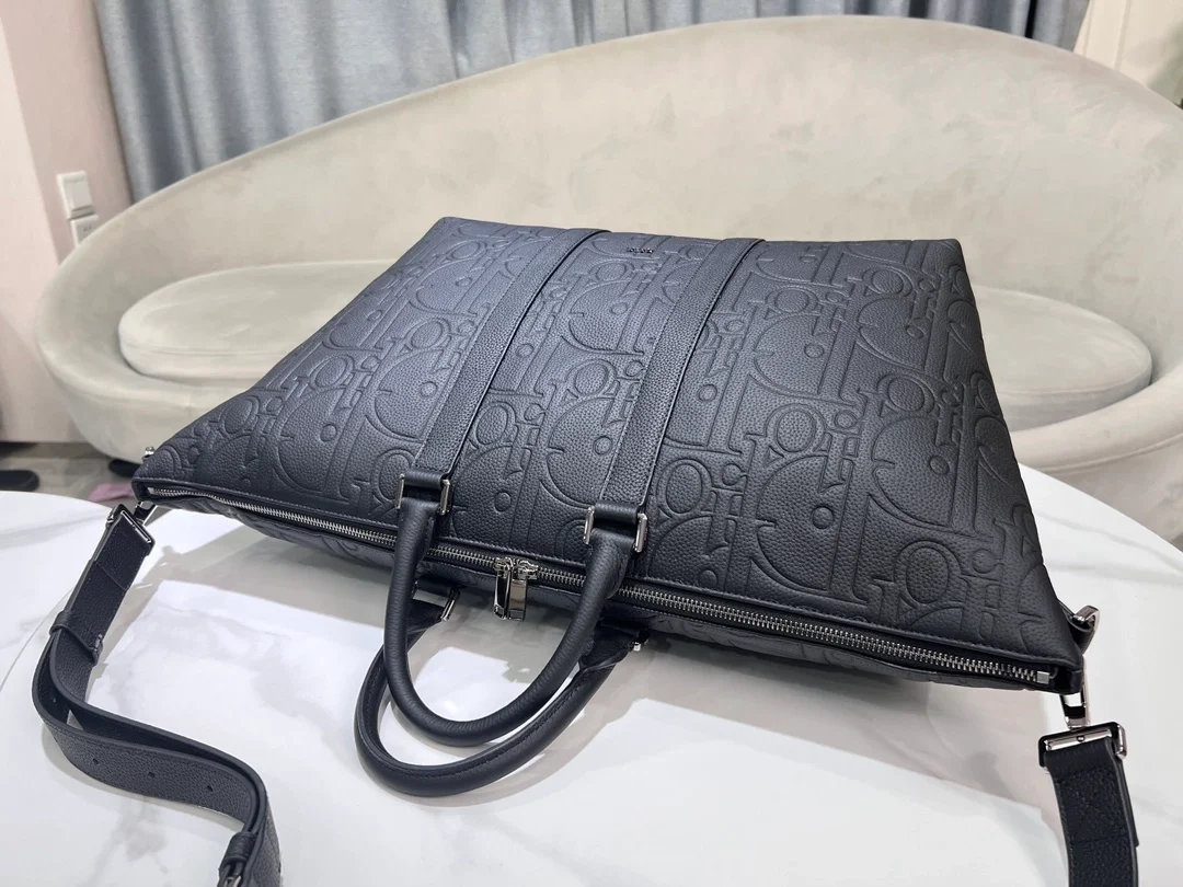 디올 위켄더 40 백 블랙 그래피티