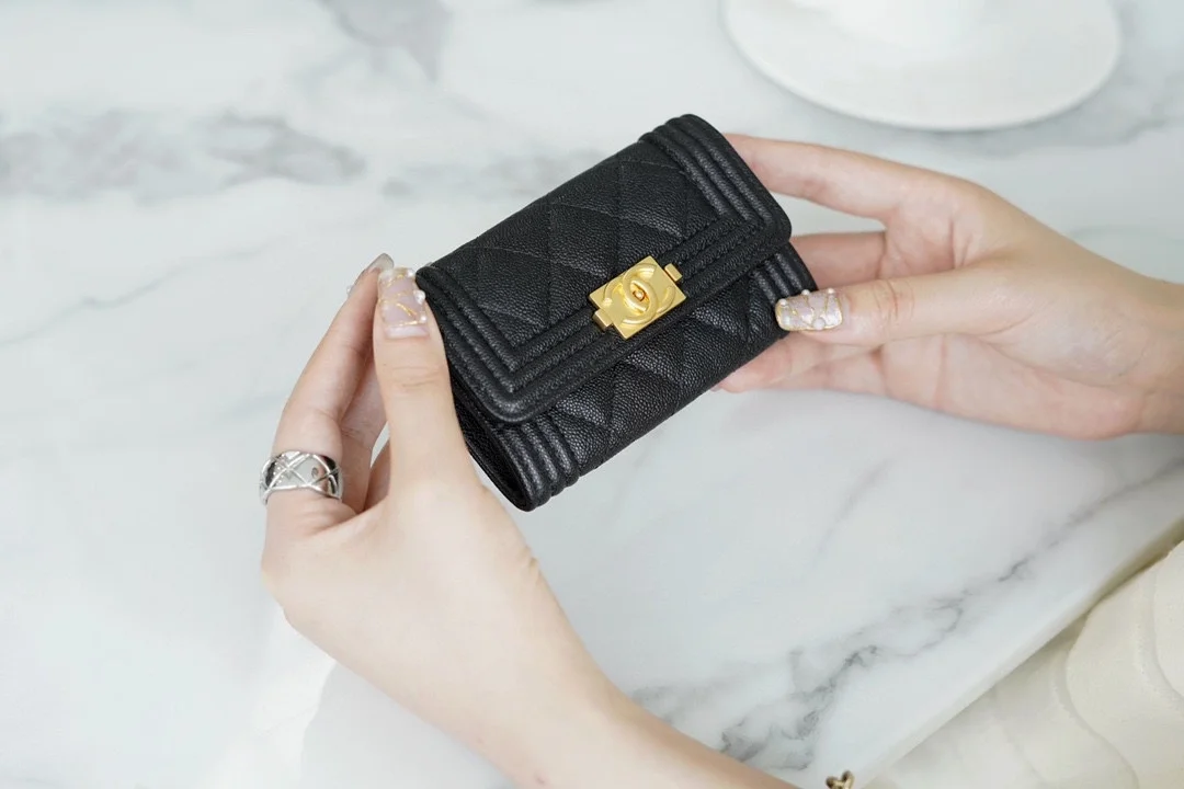 샤넬 보이 플랩 카드 홀더