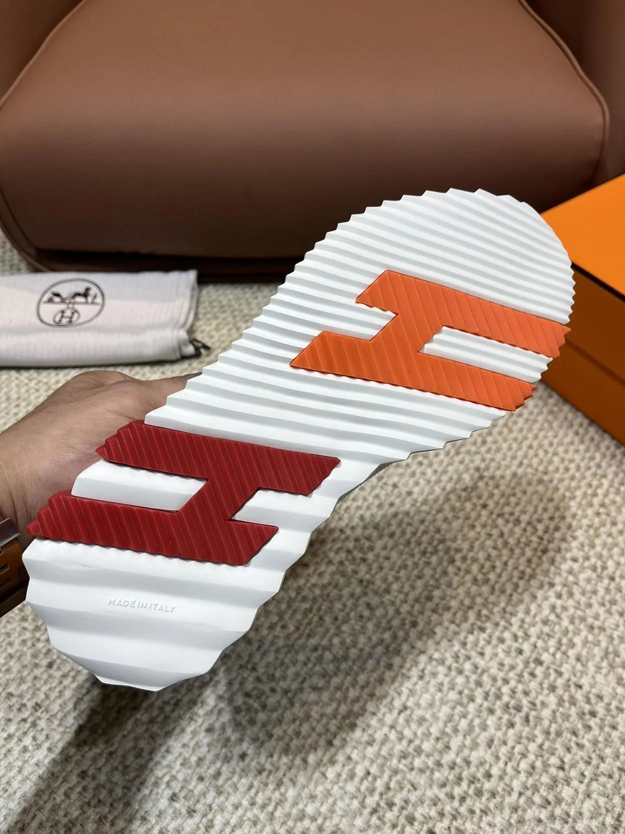 에르메스 바운싱 메쉬 화이트 스니커즈 버건디 오렌지