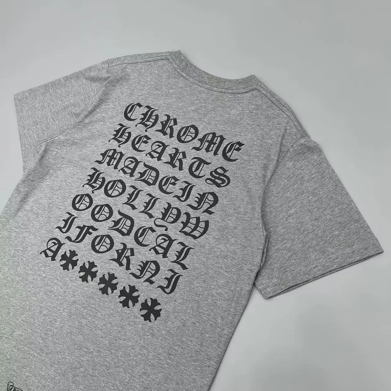 크롬하츠 산스크리트 백 유니섹스 티셔츠 그레이