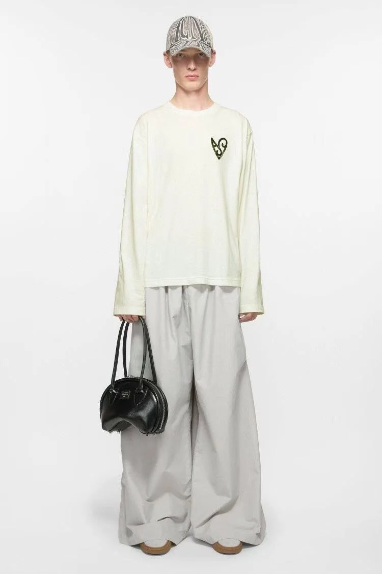 아크네 스튜디오 하트 프린트 로고 롱슬리브 티셔츠