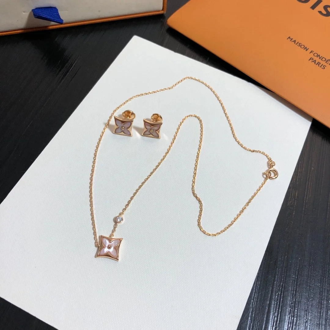 루이비통 컬러 블라썸 BB 스타 펜던트 목걸이 Q93612