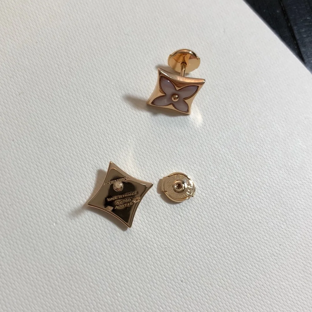 루이비통 컬러 블라썸 BB 스타 펜던트 목걸이 Q93612