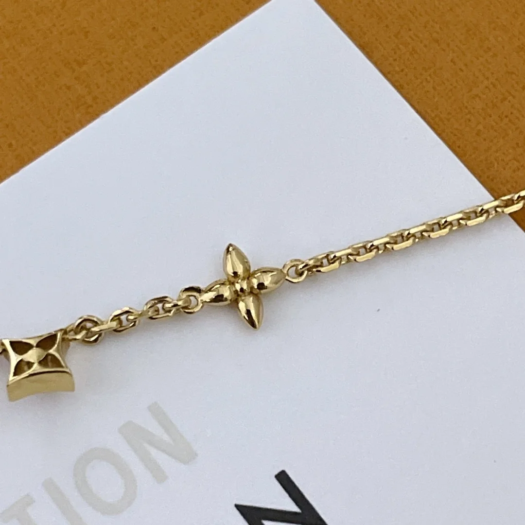 루이비통 인 더 스카이 목걸이 M01322