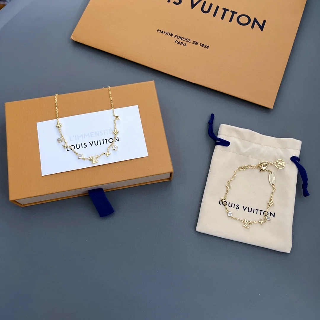 루이비통 인 더 스카이 목걸이 M01322