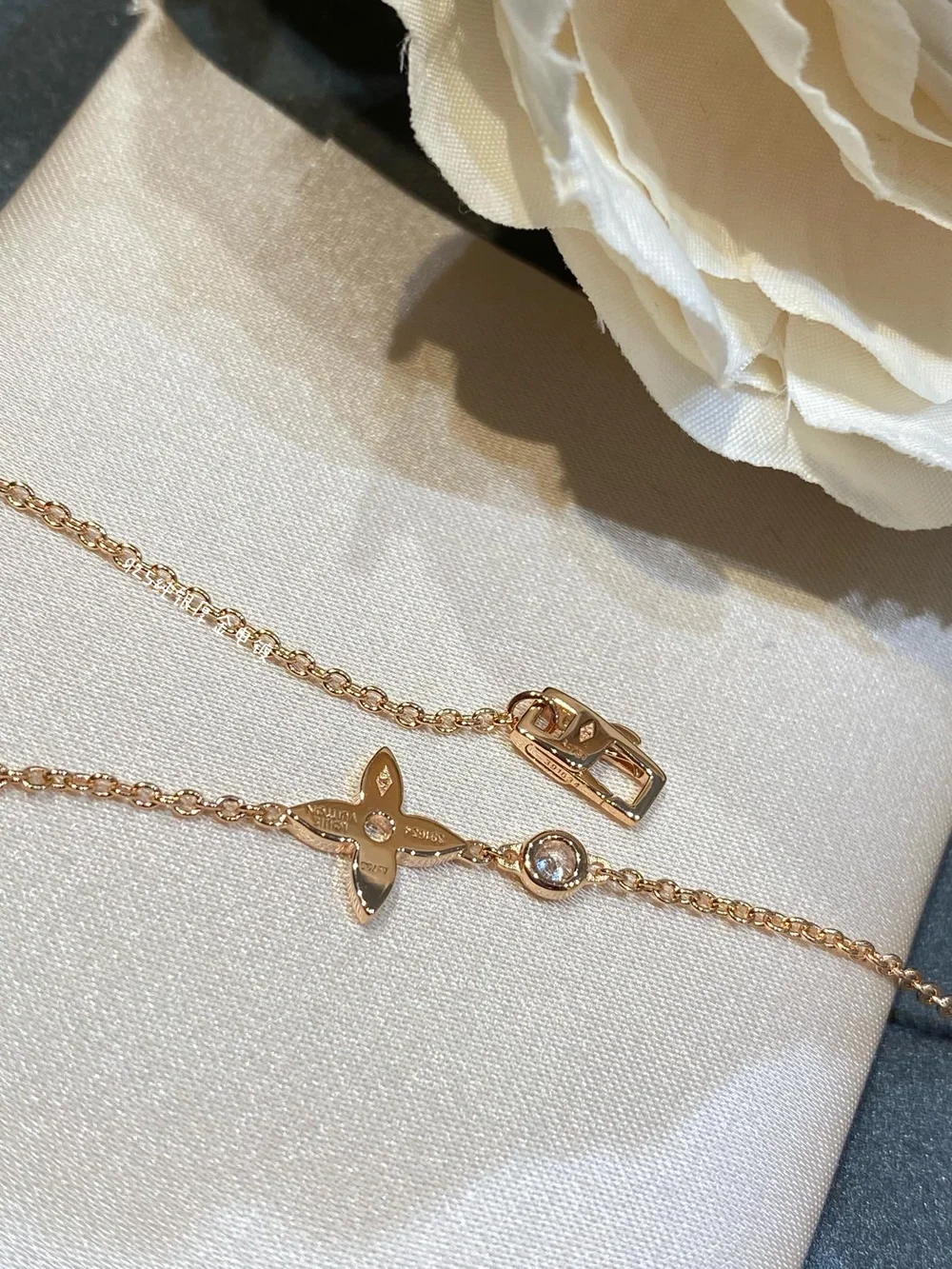 루이비통 이딜 블라썸 목걸이 Q93281