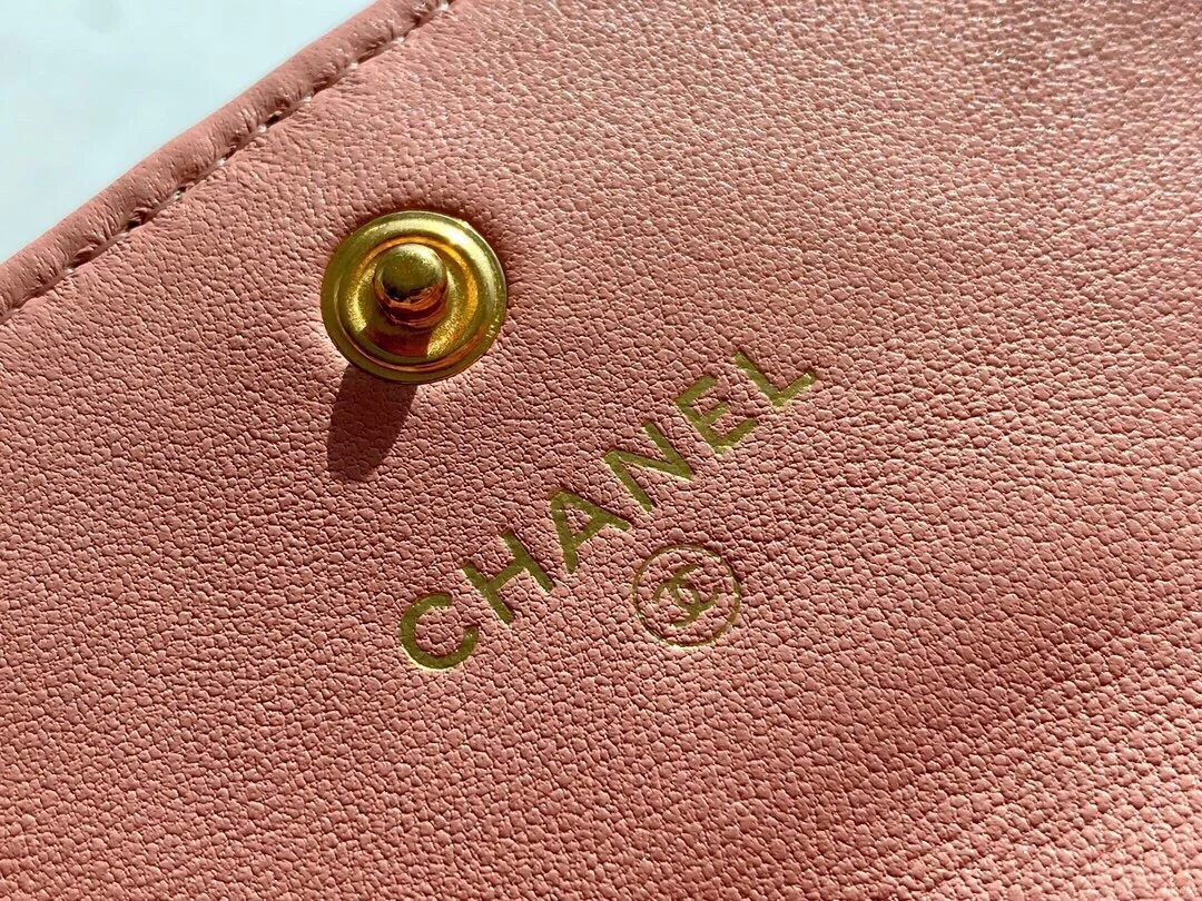 샤넬 19 플랩 카드 홀더 핑크